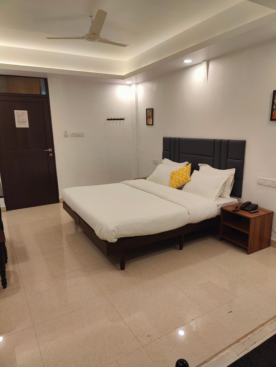 Living room, Photo of the whole room, Bedroom