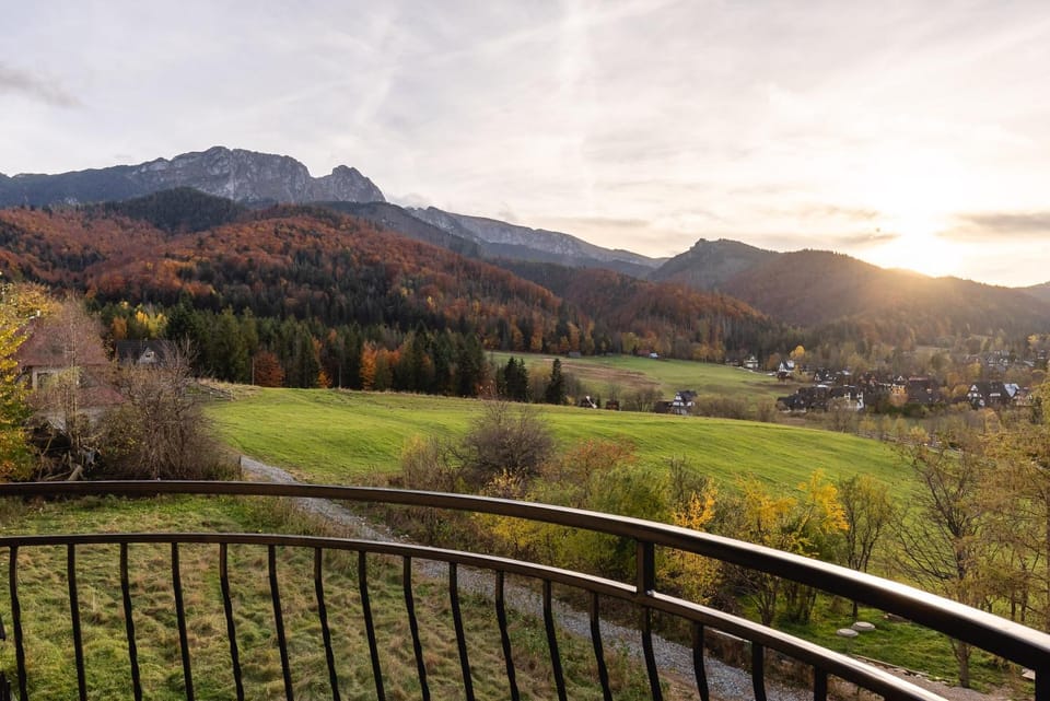 Natural landscape, Balcony/Terrace, Mountain view
