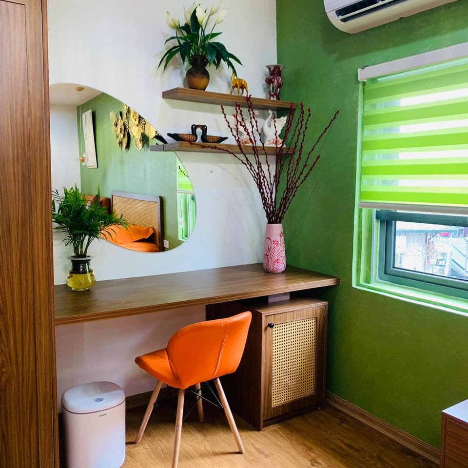 Domino Home with Banlcony Lake View Apartment in Hanoi