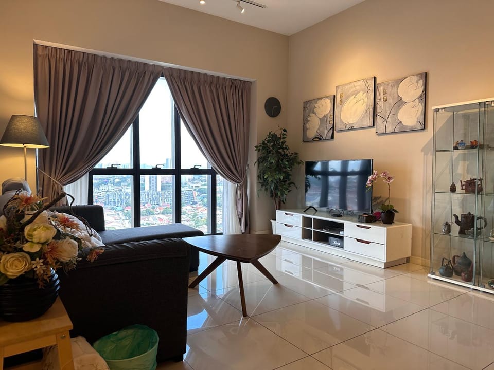 Communal lounge/ TV room, TV and multimedia, Living room, Seating area, Evening entertainment