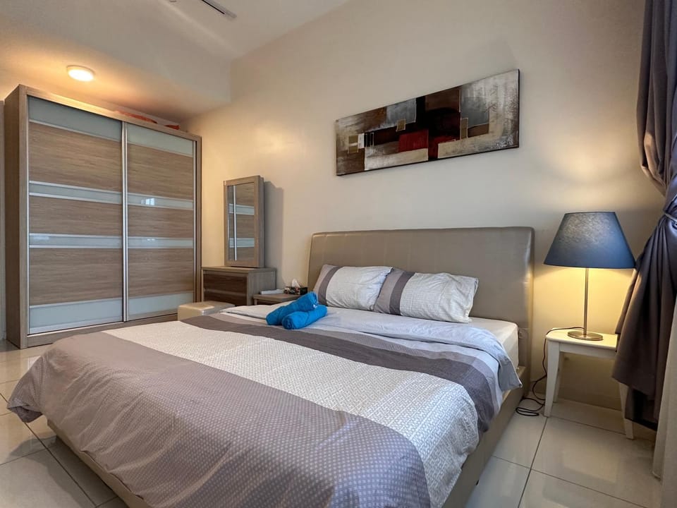 Bed, Photo of the whole room, Decorative detail, Bedroom, fireplace, towels, wardrobe, air conditioner
