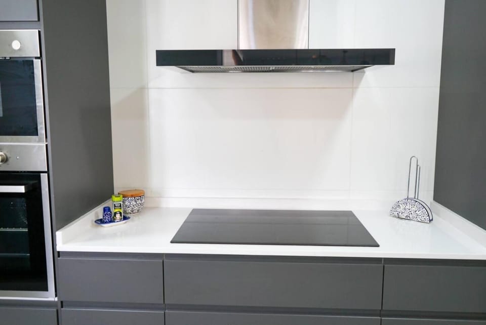 Casa Topacio: Elegant 3 bedroom Villa with terrace Apartment in Sitio de Calahonda