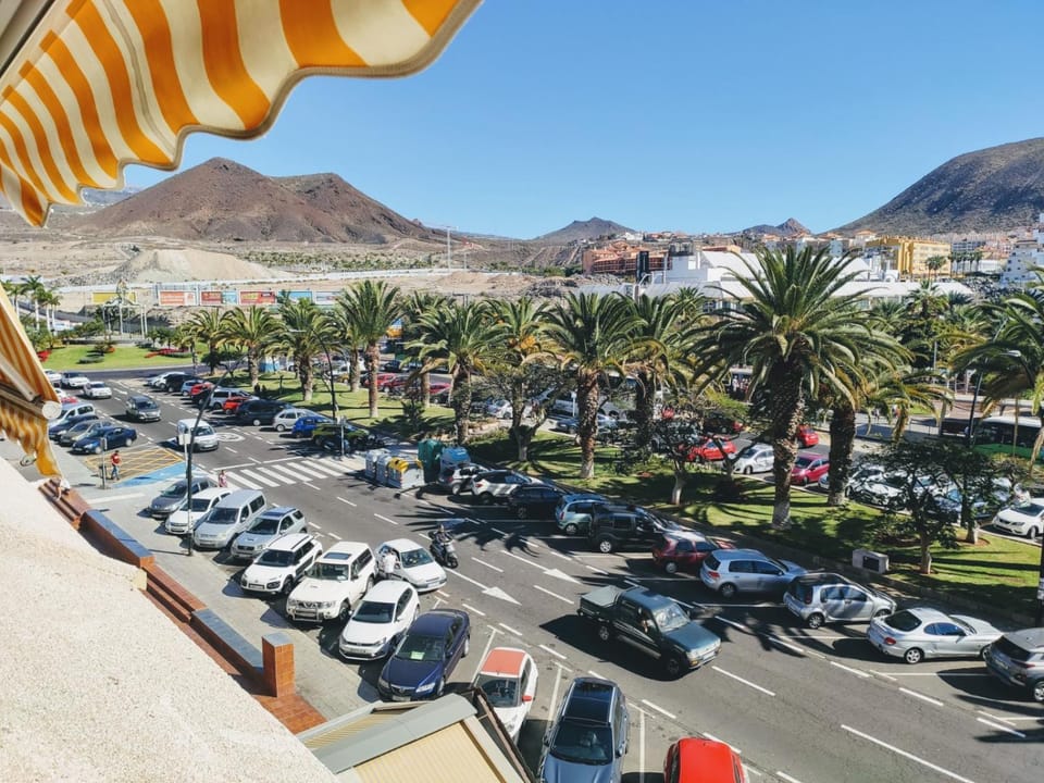 Neighbourhood, City view, Mountain view