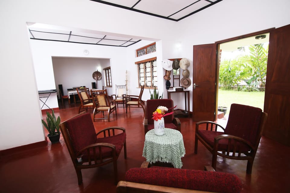 Communal lounge/ TV room, Living room, Seating area
