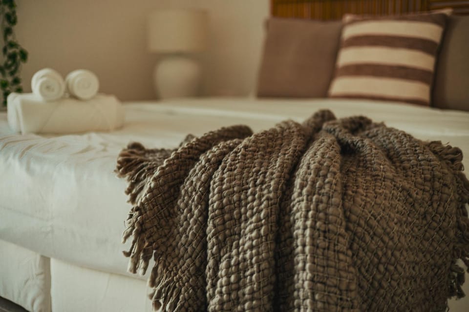 Voyage's Stylish 1br At Waters Edge Apartment in Abu Dhabi