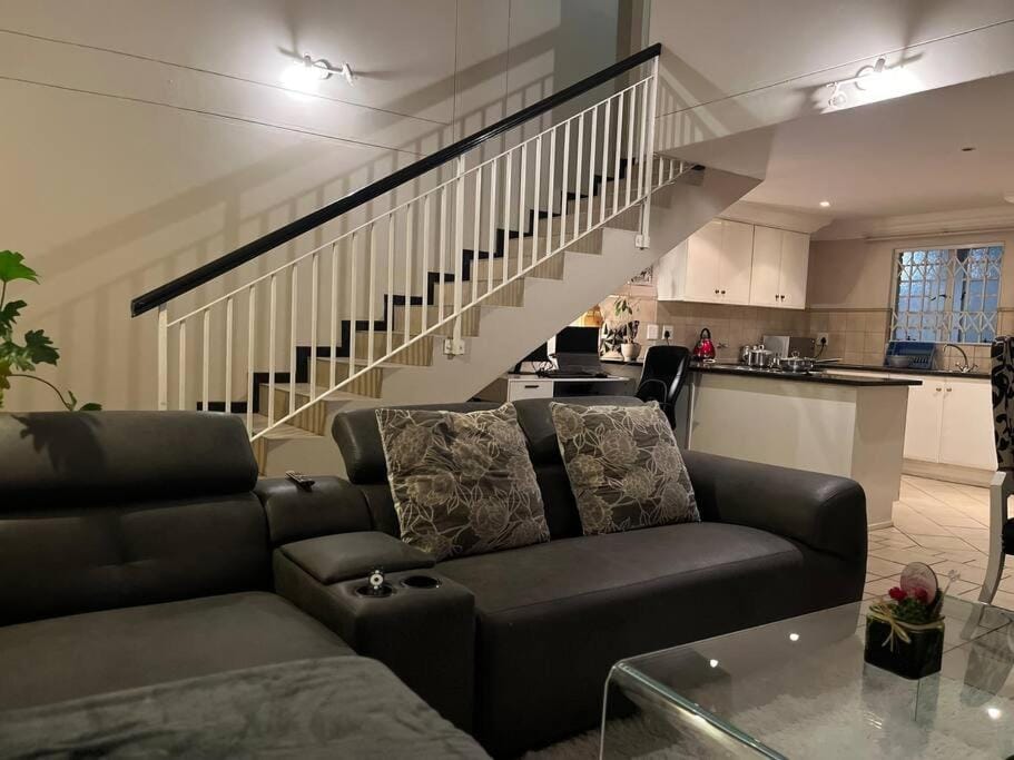 Kitchen or kitchenette, Living room, Seating area