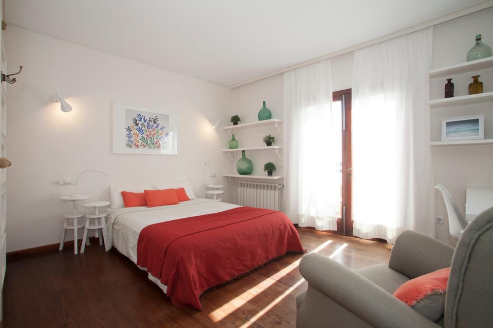 Tranquil Mallorquin Villa with Private Pool Beach Access Villa in S'Arenal