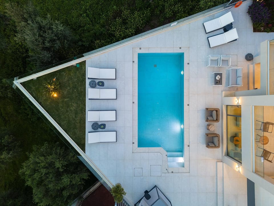 Patio, Swimming pool