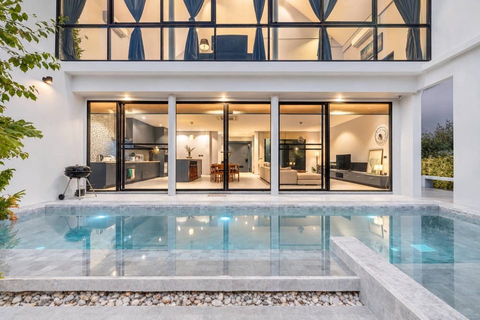 Property building, Swimming pool