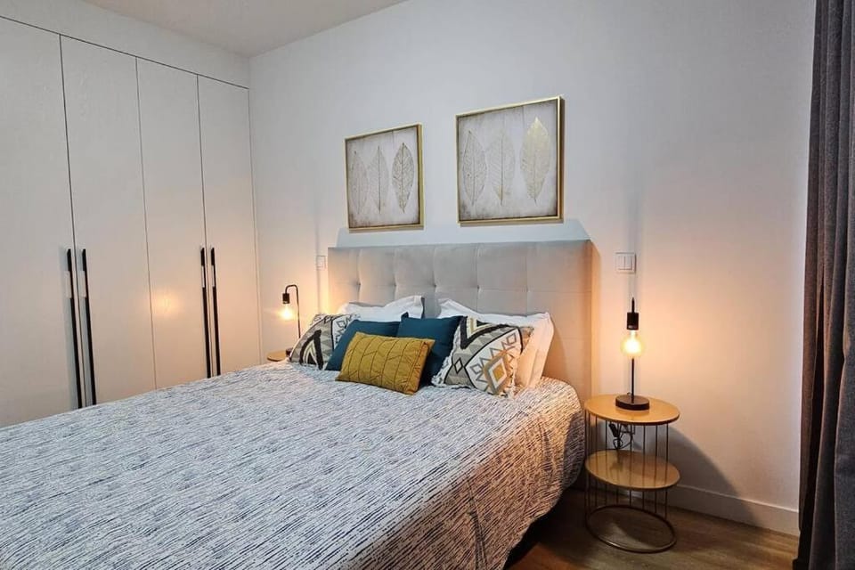 Bed, Photo of the whole room, Bedroom, wardrobe