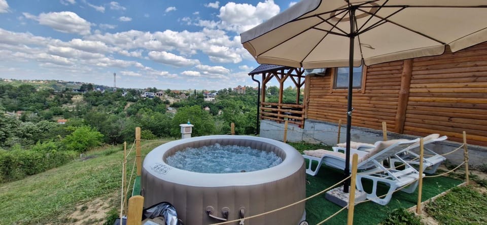 Patio, Spring, Day, Natural landscape, Hot Tub, View (from property/room), Balcony/Terrace, Pool view, Swimming pool, sunbed