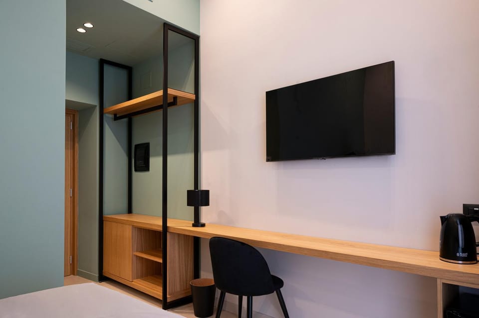 TV and multimedia, wardrobe