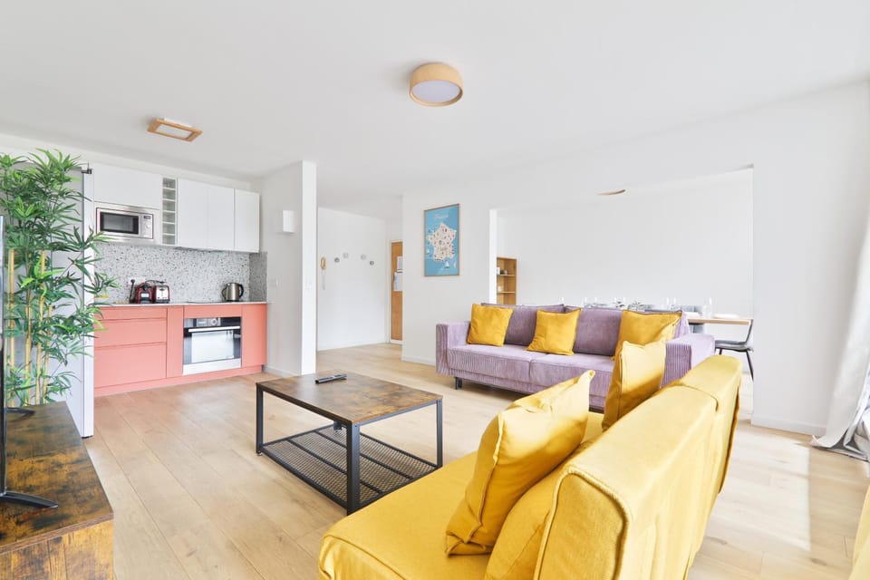 Kitchen or kitchenette, Living room