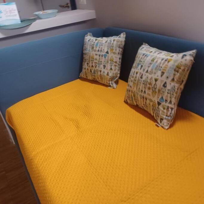 Bed, Living room, Photo of the whole room, Seating area, Bedroom