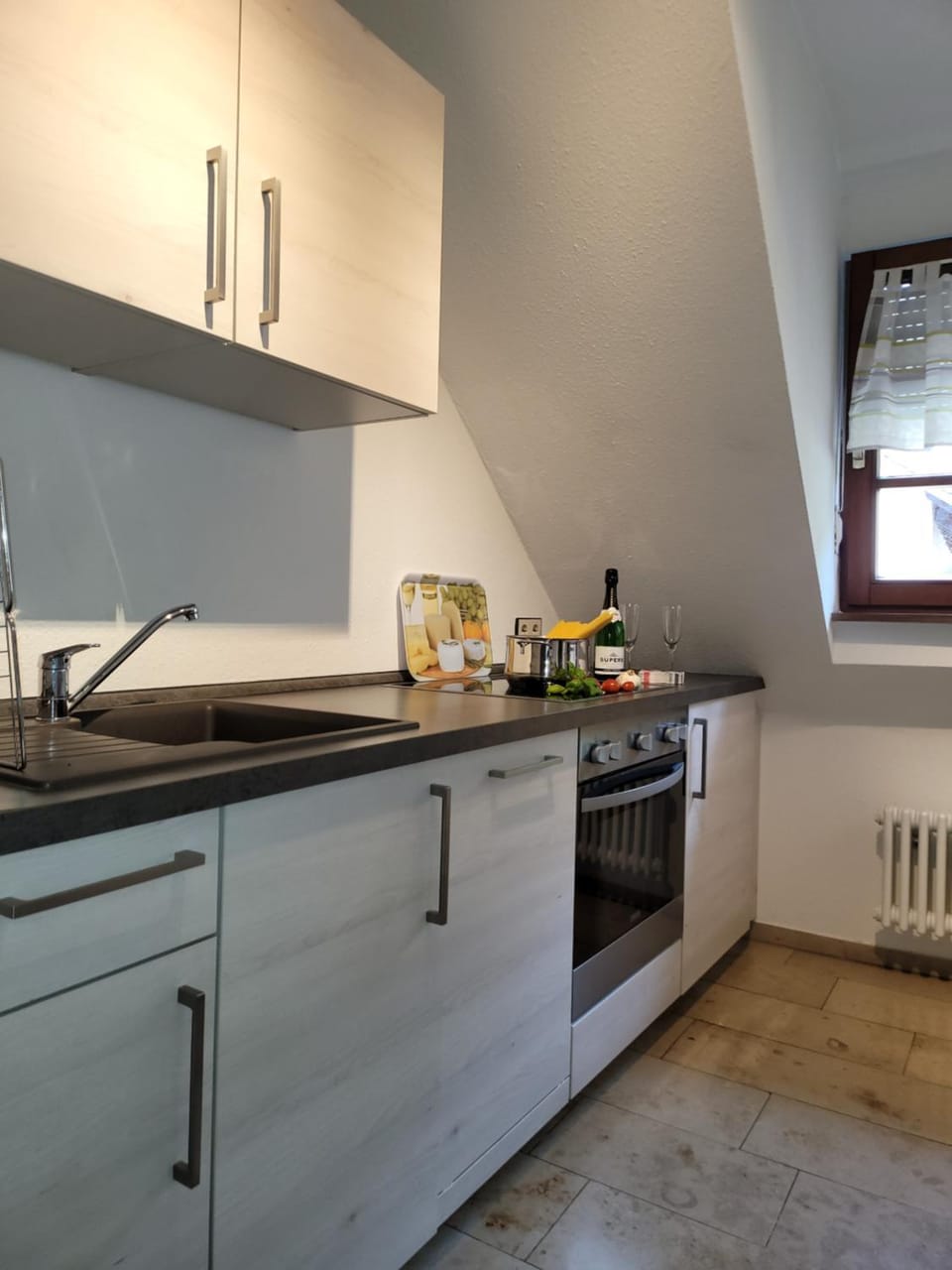 Restaurant/places to eat, Food close-up, Food close-up, View (from property/room), View (from property/room), Kitchen or kitchenette, Food and drinks, Food and drinks, Dining area, Food, Food, Landmark view, Landmark view, Lunch, Lunch, Dinner, Seasons, Time of day, pet friendly, stove