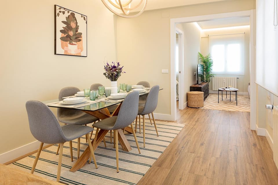 Living room, Seating area, Dining area