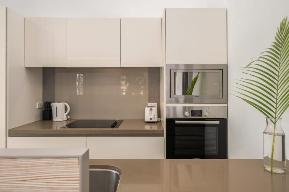 Coffee/tea facilities, Kitchen or kitchenette, minibar, pet friendly, stove, toaster