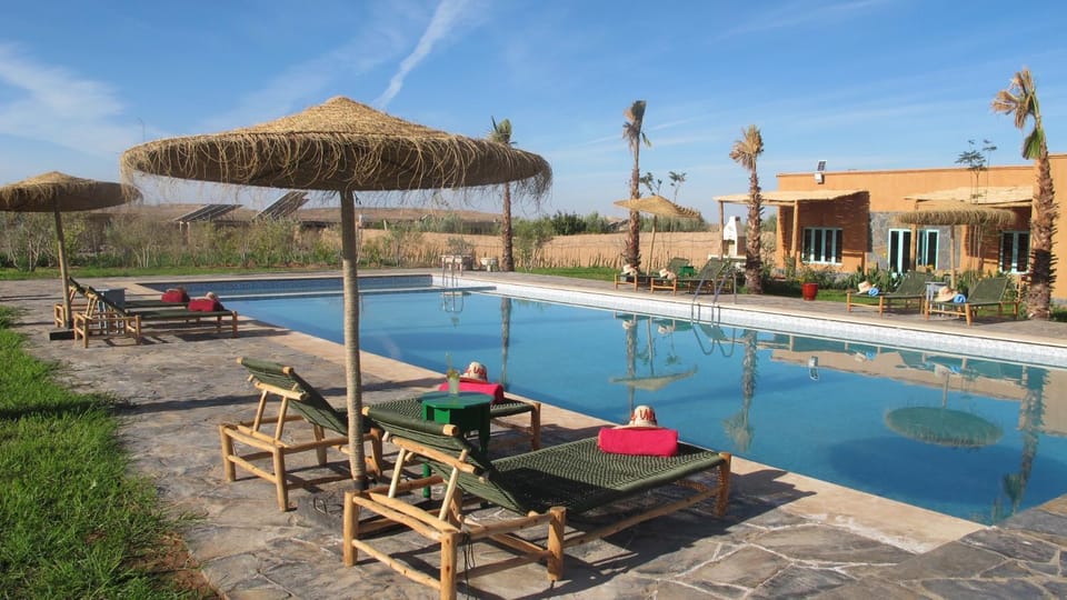 Restaurant/places to eat, Swimming pool