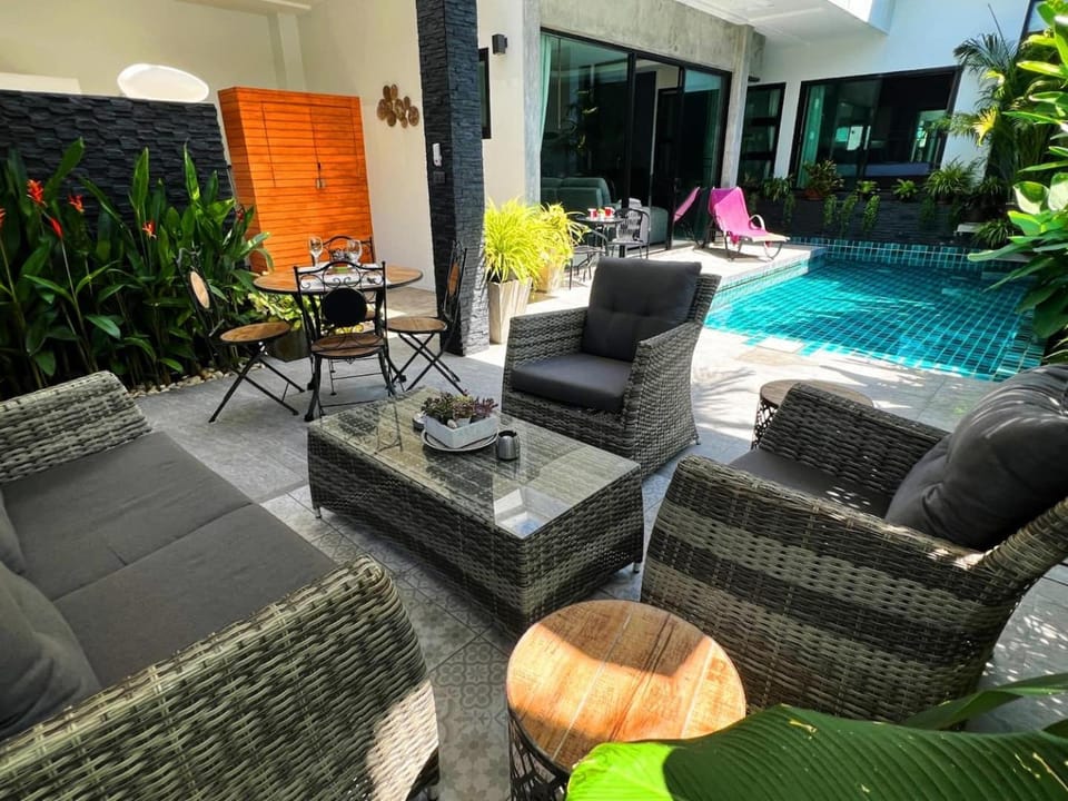 Intimate Oasis, 2 bedrooms Pool Villa in Rawai