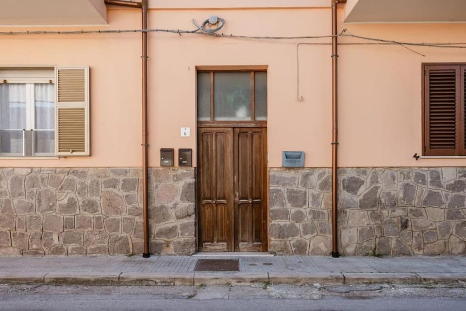 Property building, Facade/entrance