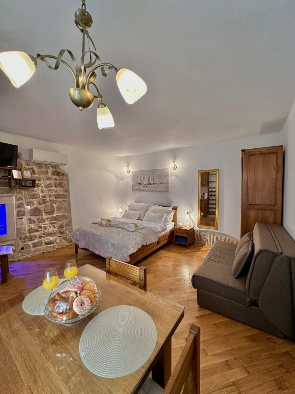 Living room, Bedroom
