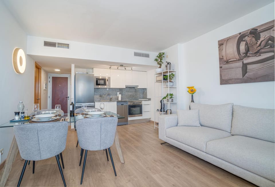 Kitchen or kitchenette, Living room, Dining area, minibar, pet friendly, stove
