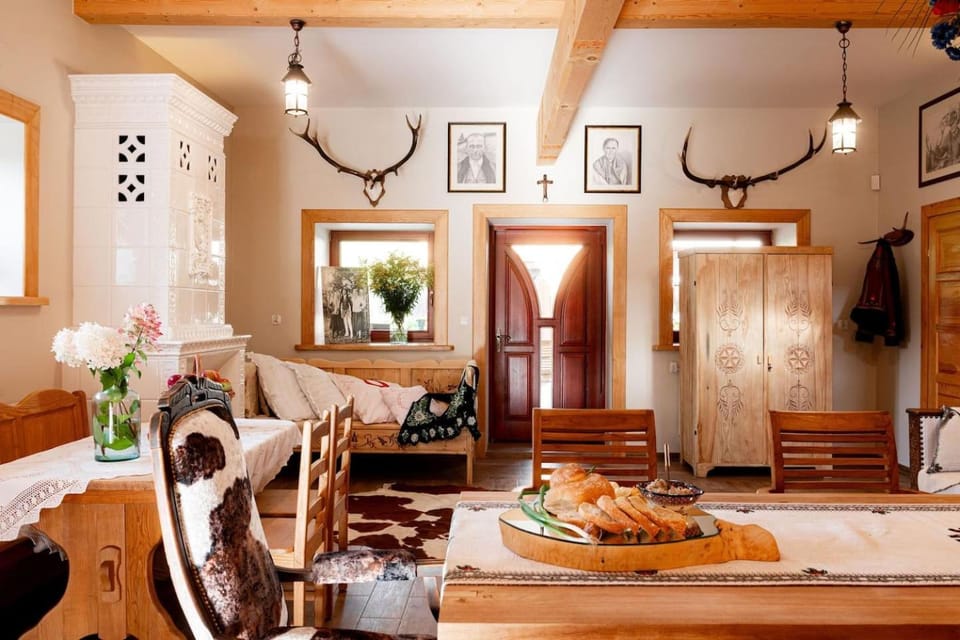Living room, Seating area, Food