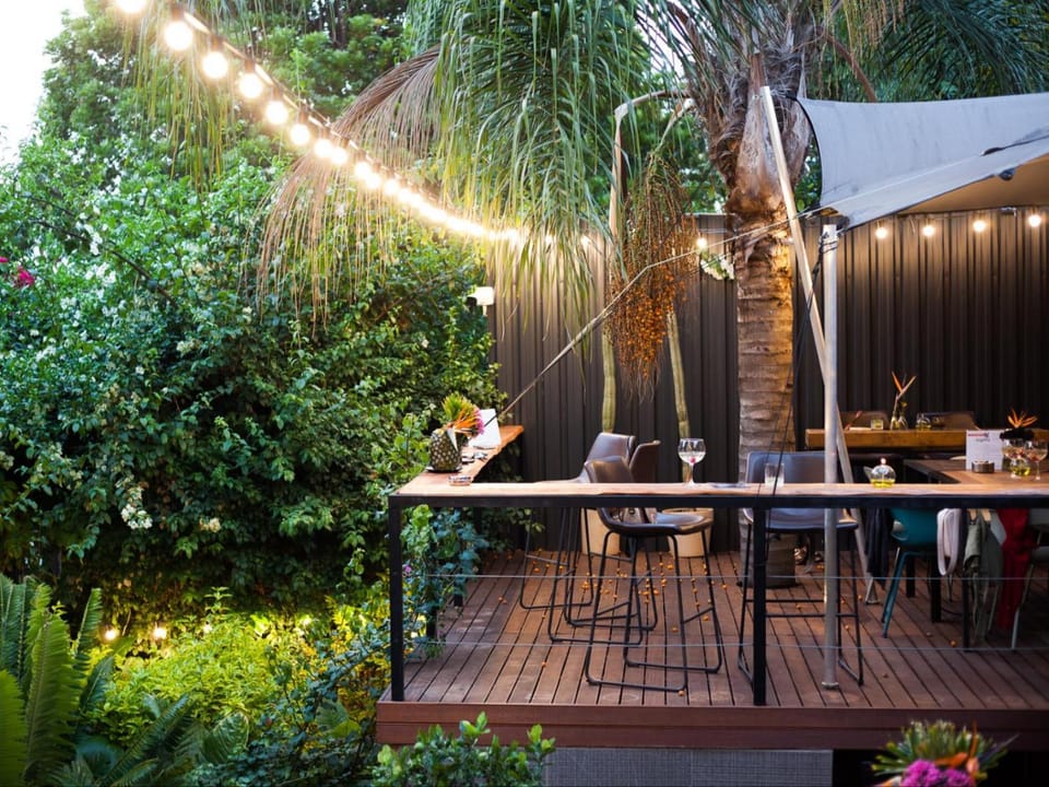 Garden, Dining area