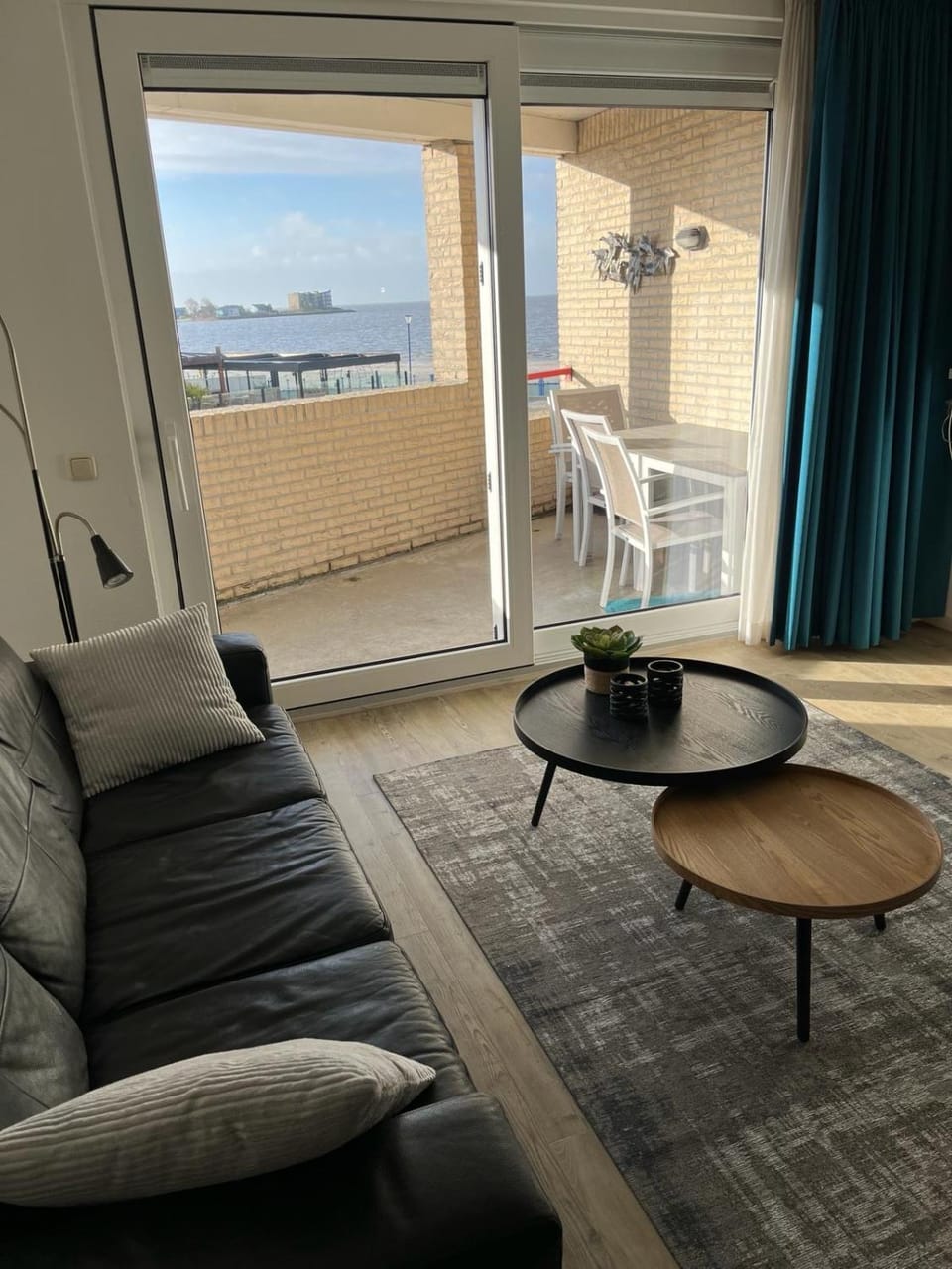View (from property/room), Balcony/Terrace, Living room