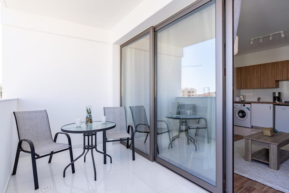 Day, View (from property/room), Balcony/Terrace, Kitchen or kitchenette, Dining area