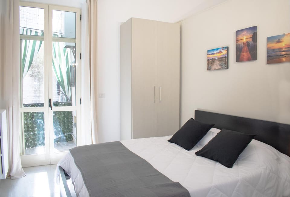 Bedroom, wardrobe