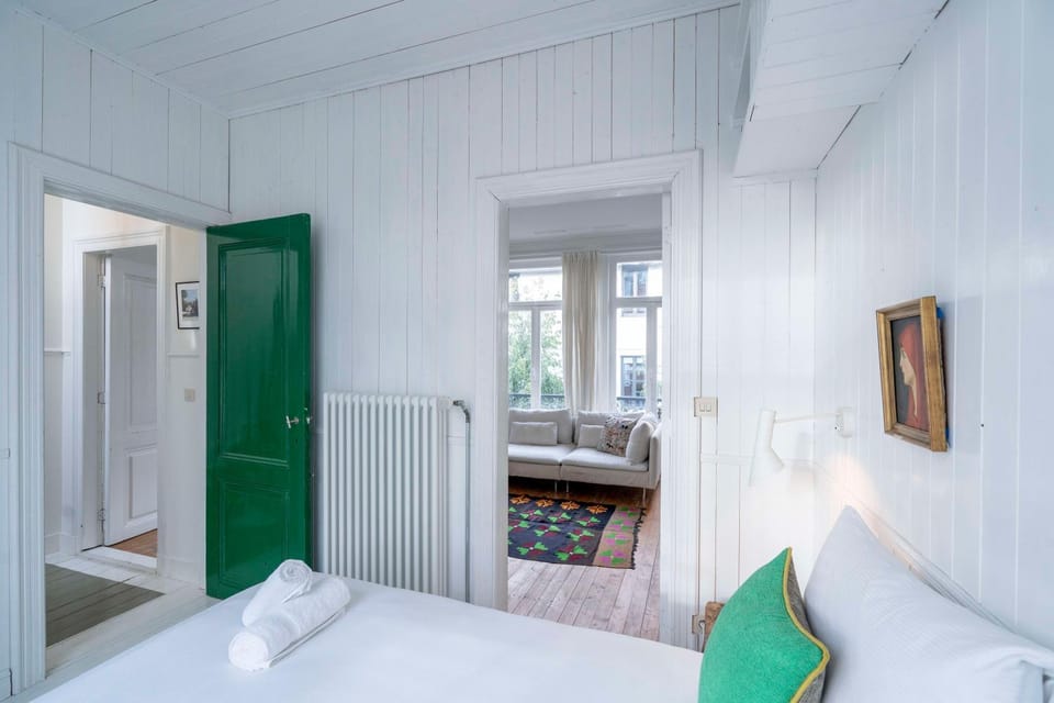 Bed, Living room, Bedroom