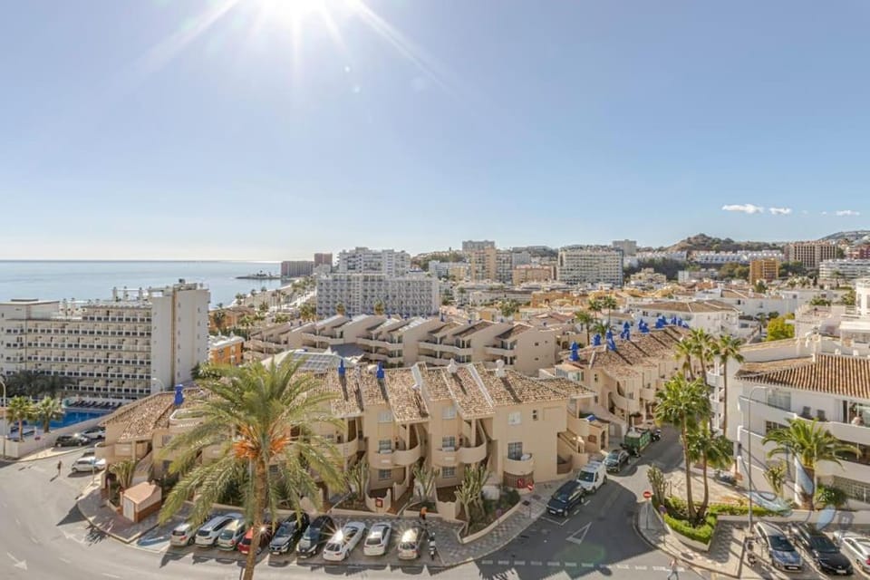 Apt BenalBeach Sunny with sea views Apartment in Benalmadena