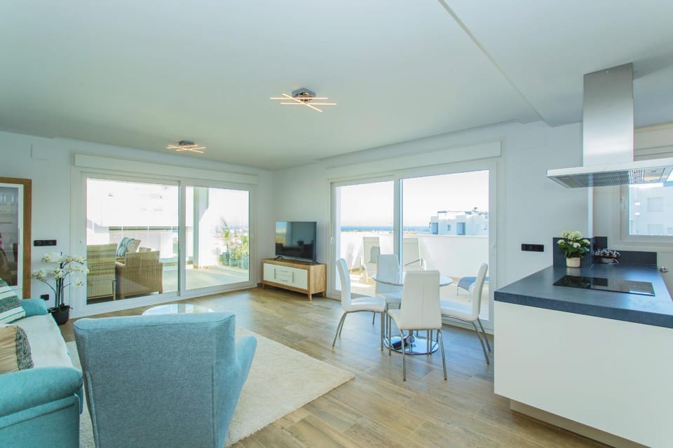 TV and multimedia, Kitchen or kitchenette, Living room, Seating area