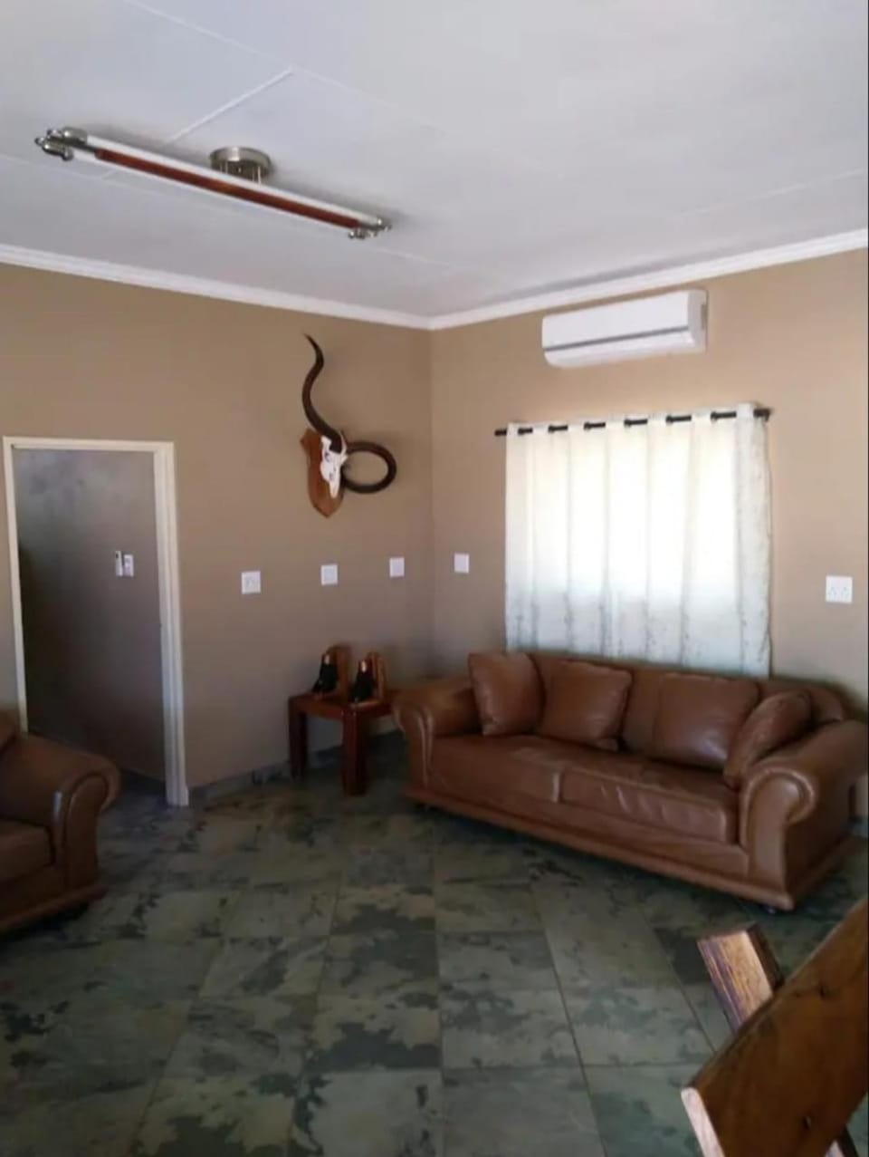 Living room, Seating area, air conditioner