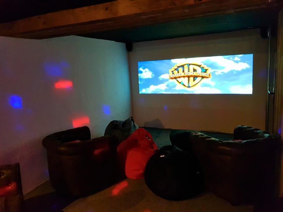 Game Room, TV and multimedia
