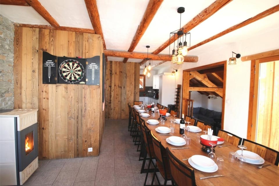 Darts, Meals, fireplace, kitchen