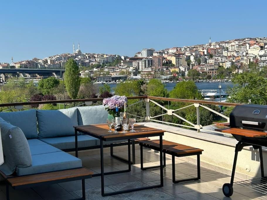 Patio, Natural landscape, View (from property/room), Balcony/Terrace, Balcony/Terrace, Seating area, Dining area, Sea view