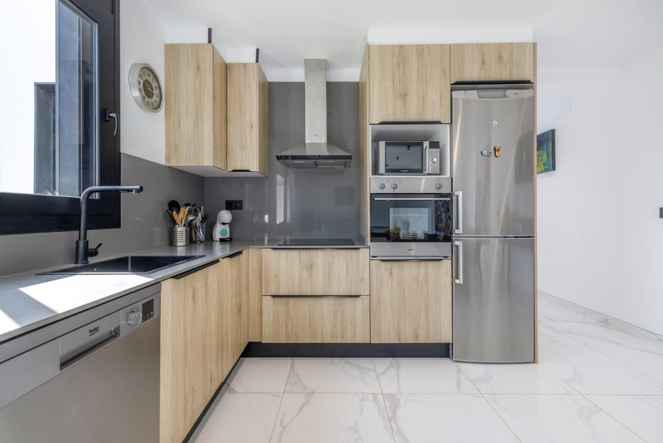 Kitchen or kitchenette, Living room