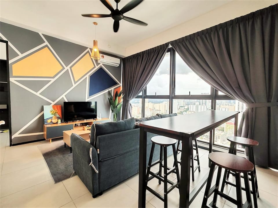TV and multimedia, Living room, Seating area, fireplace