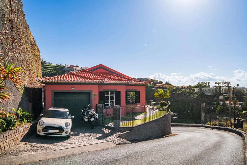 Property building, Street view, Location, Parking