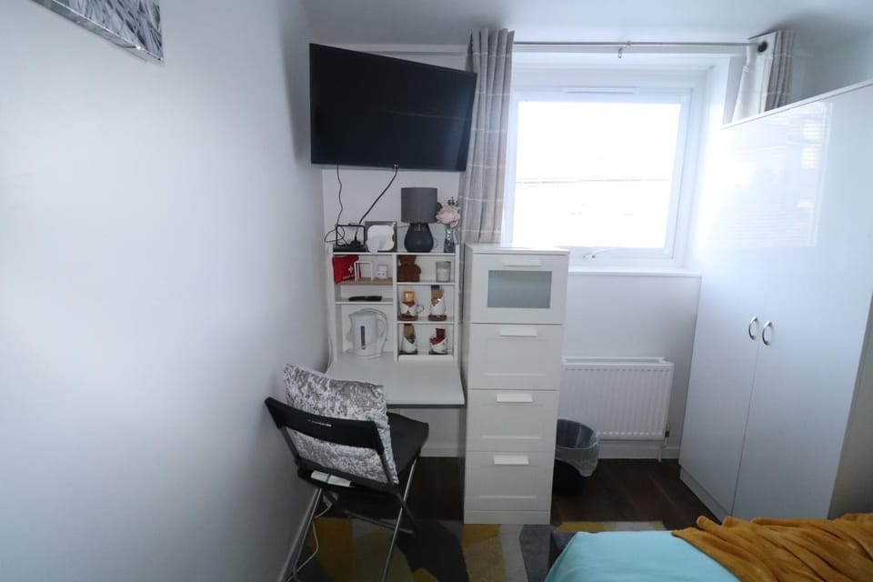 Coffee/tea facilities, Seating area, Bedroom