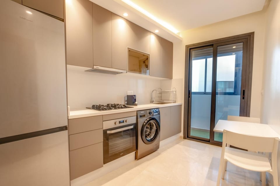 Kitchen or kitchenette, pet friendly, stove, washing machine