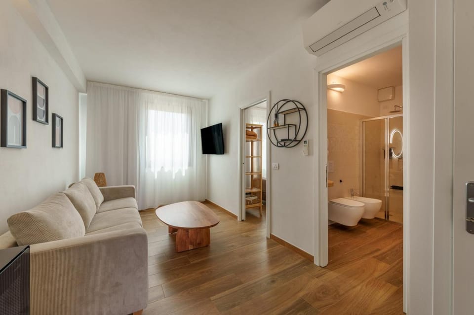 TV and multimedia, Seating area