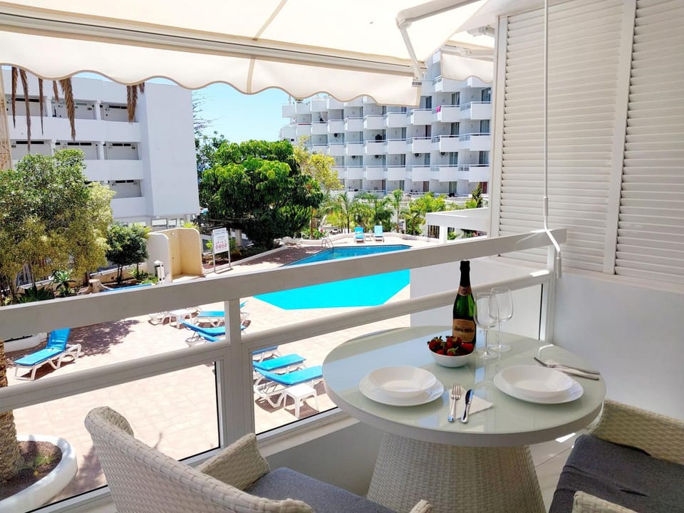 Balcony/Terrace, Swimming pool