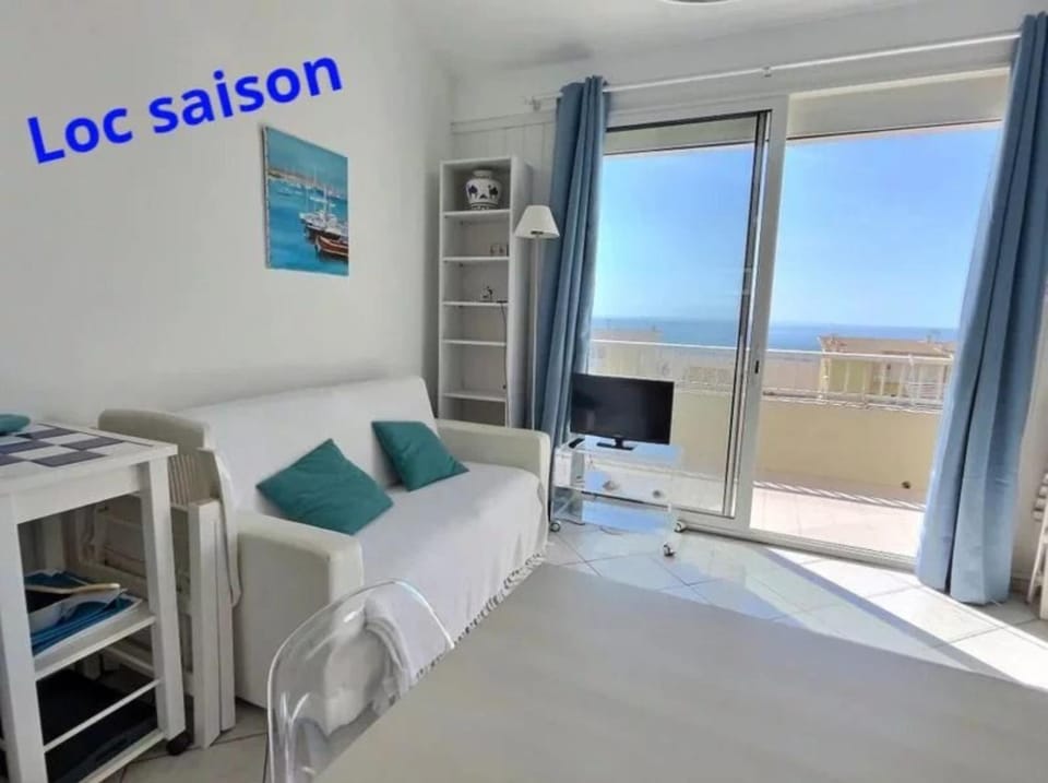 Living room, Sea view