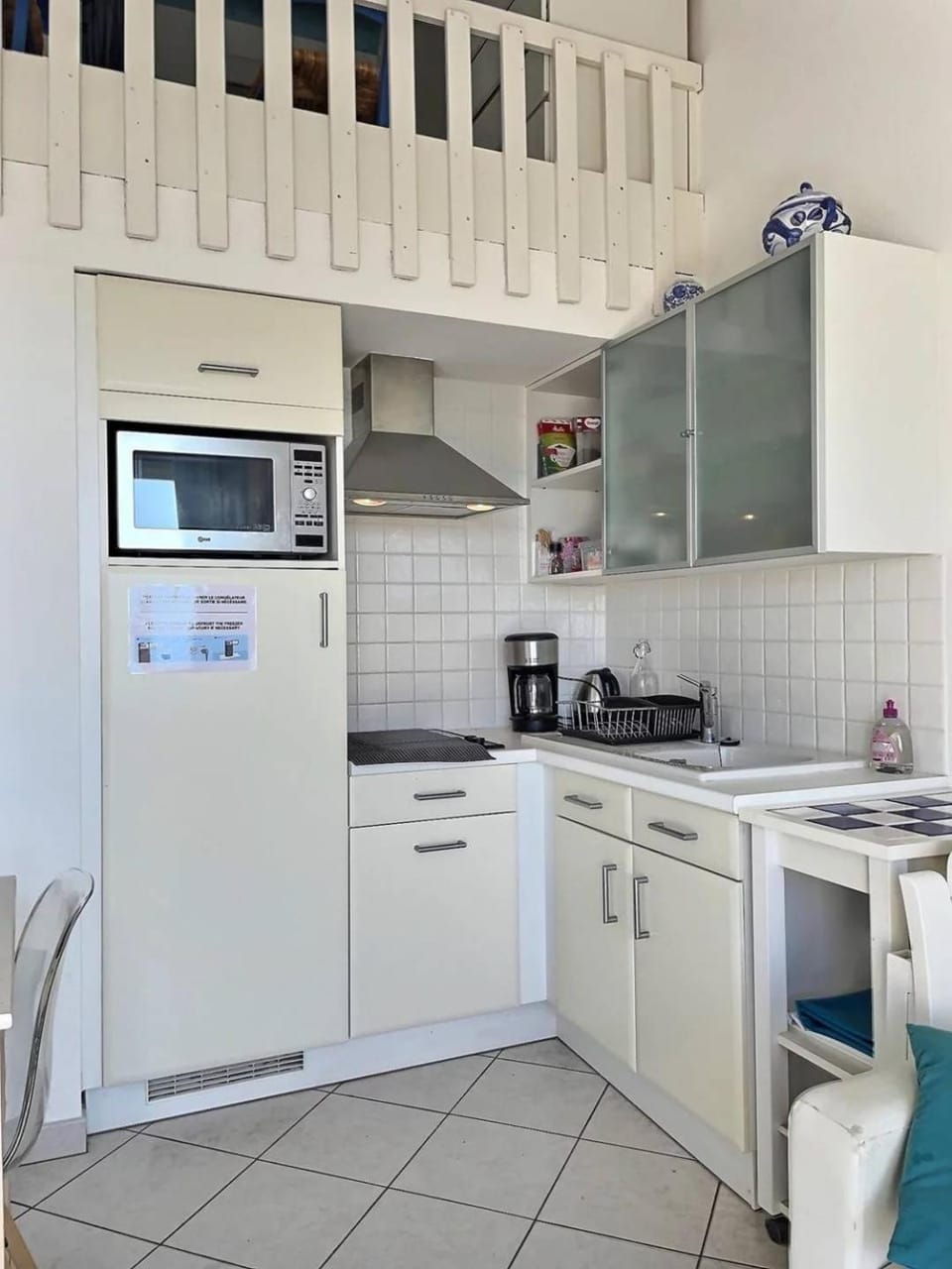 Coffee/tea facilities, Kitchen or kitchenette, minibar, stove