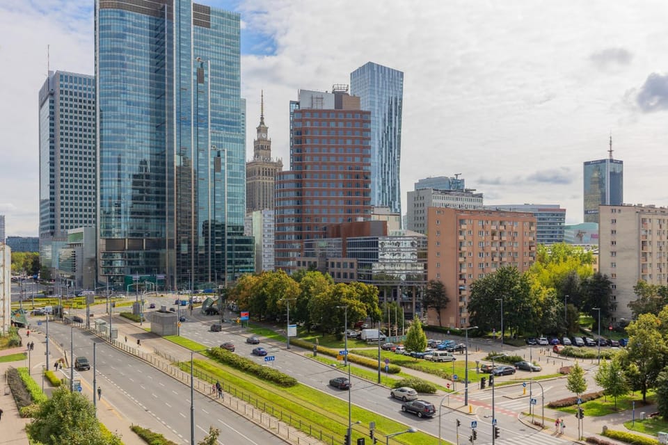 Nearby landmark, Neighbourhood, View (from property/room), City view, Street view, Location