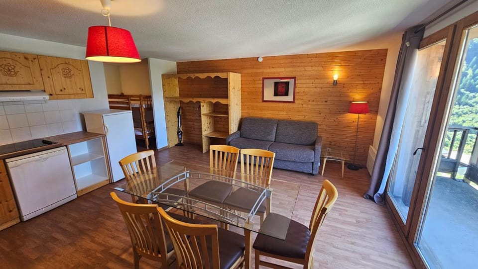 Orelle 3 Vallées - 2 pièces 6 personnes Apartment in Auvergne-Rhône-Alpes