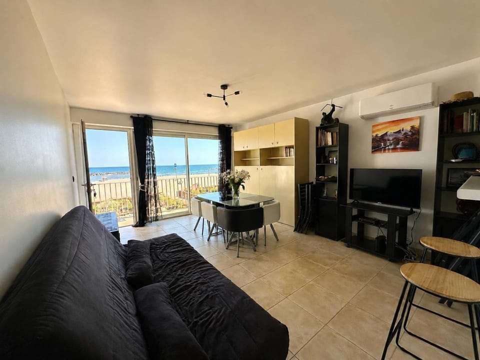 Chau Apartment in Occitanie